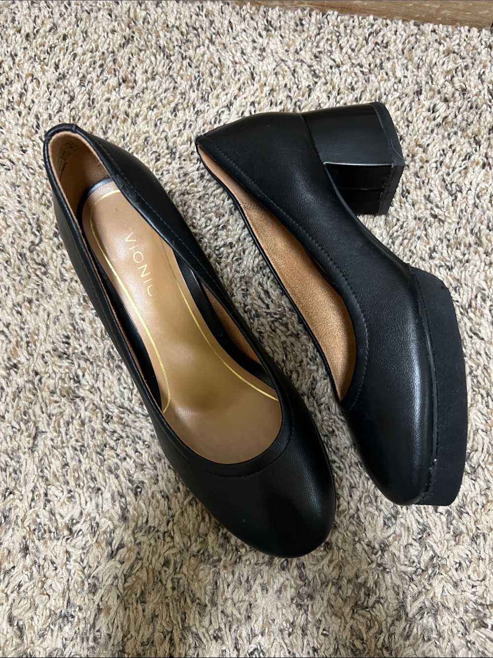 Vionic Black Leather Block Heel Pumps